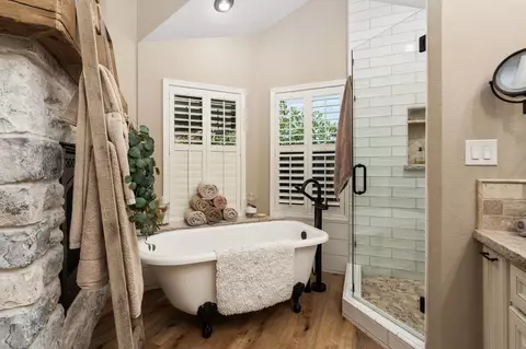 Bath - 1978 Gibson Ave, Clovis, CA 93611 photo 4 of 6