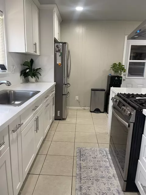 Kitchen - 35 Linda Ln, Lemoore, CA 93245 photo 1 of 4