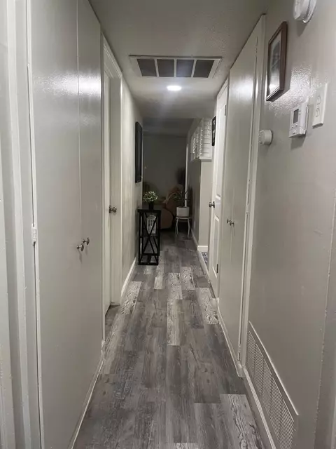 Entry Way - 35 Linda Ln, Lemoore, CA 93245 photo 1 of 1