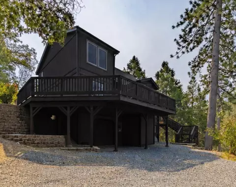 52120 Pettitt Rd, Oakhurst, CA 93644