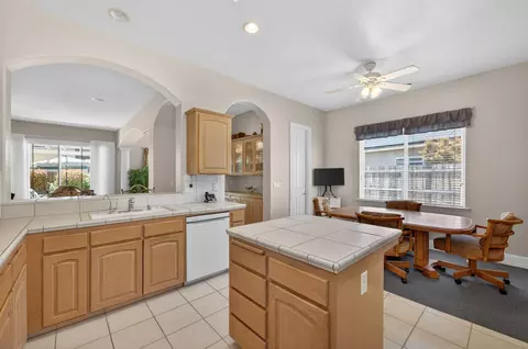 Kitchen - 2330 Deauville Cir, Clovis, CA 93619 photo 4 of 4