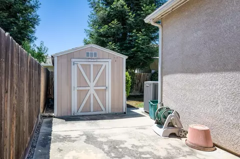 Exterior - 2330 Deauville Cir, Clovis, CA 93619 photo 8 of 15