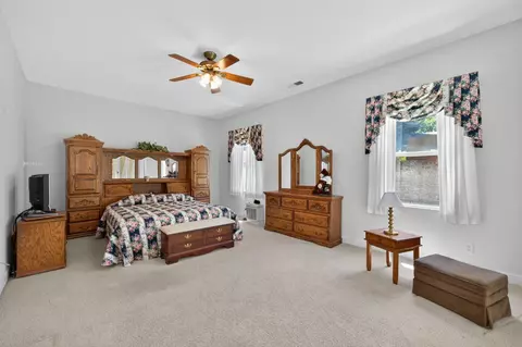 Bedroom - 2330 Deauville Cir, Clovis, CA 93619 photo 5 of 6