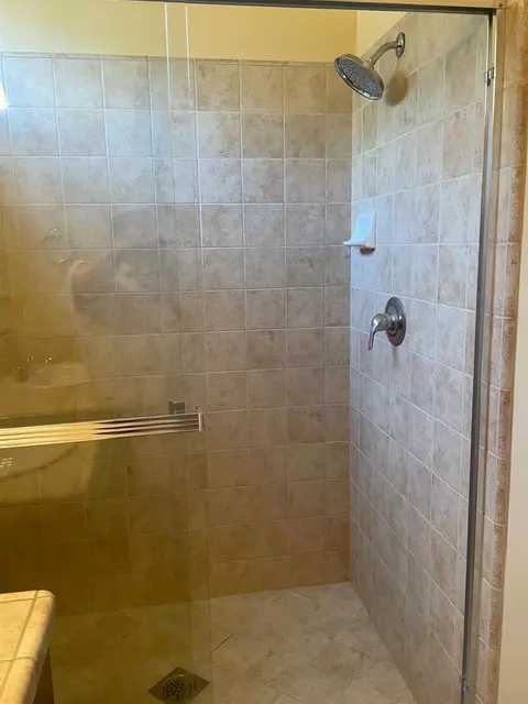 Bath - 3724 Heritage Ln, Clovis, CA 93619 photo 4 of 4