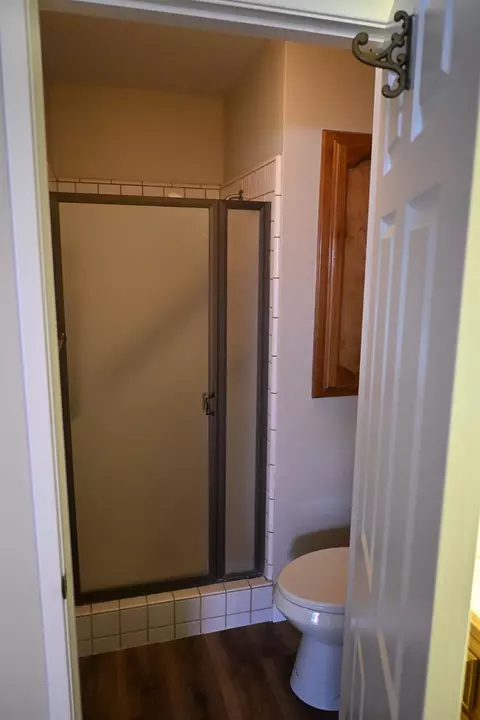 Bath - 1545 Mayflower Way, Clovis, CA 93612 photo 3 of 3