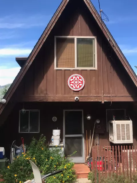 5886 Meadows Ln, Mariposa, CA 95338