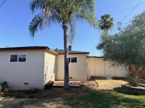 Exterior - 2203 Dennis Dr, Selma, CA 93662 photo 4 of 5
