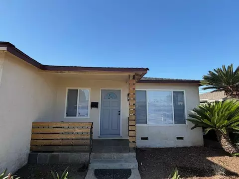 2203 Dennis Dr, Selma, CA 93662