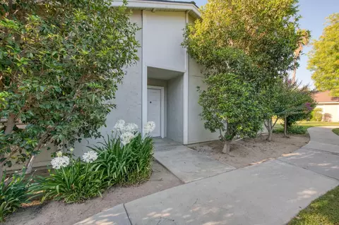 4733 N Cedar Ave #112, Fresno, CA 93726