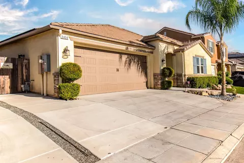 Exterior - 3456 Descanso Ave, Clovis, CA 93619 photo 2 of 6