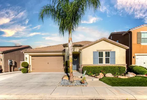 Exterior - 3456 Descanso Ave, Clovis, CA 93619 photo 3 of 6