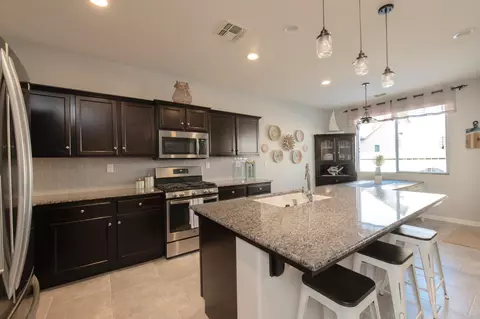 Kitchen - 3456 Descanso Ave, Clovis, CA 93619 photo 4 of 4