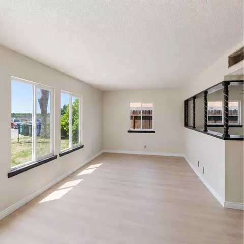 Living - 12656 W H St, Biola, CA 93606 photo 3 of 4