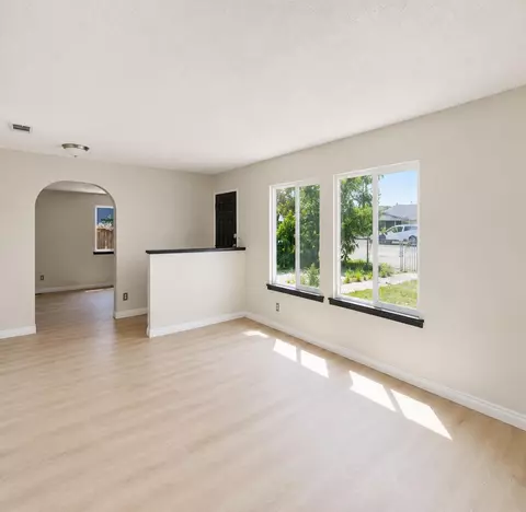 Living - 12656 W H St, Biola, CA 93606 photo 1 of 4
