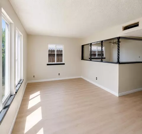 Living - 12656 W H St, Biola, CA 93606 photo 2 of 4