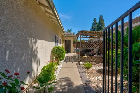 Exterior - 7090 Emerald St, Chowchilla, CA 93610 photo 16 of 18
