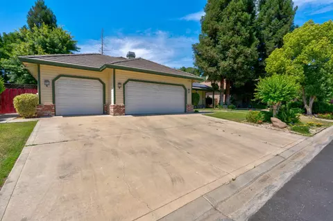 Exterior - 7090 Emerald St, Chowchilla, CA 93610 photo 5 of 18