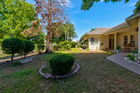 Exterior - 7090 Emerald St, Chowchilla, CA 93610 photo 12 of 18