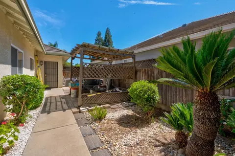 Exterior - 7090 Emerald St, Chowchilla, CA 93610 photo 18 of 18