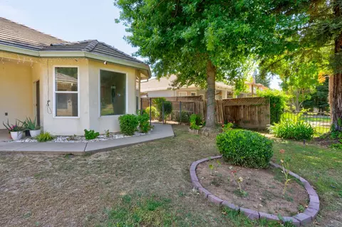 Exterior - 7090 Emerald St, Chowchilla, CA 93610 photo 10 of 18