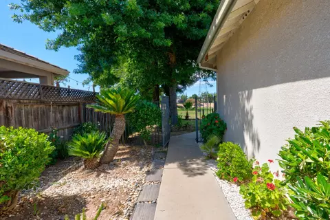 Exterior - 7090 Emerald St, Chowchilla, CA 93610 photo 15 of 18