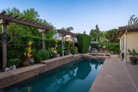 Exterior - 1823 Decatur Ave, Clovis, CA 93611 photo 8 of 22