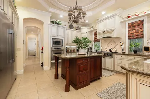 Kitchen - 1823 Decatur Ave, Clovis, CA 93611 photo 2 of 9