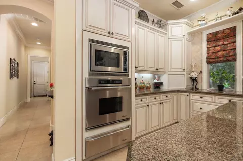 Kitchen - 1823 Decatur Ave, Clovis, CA 93611 photo 6 of 9