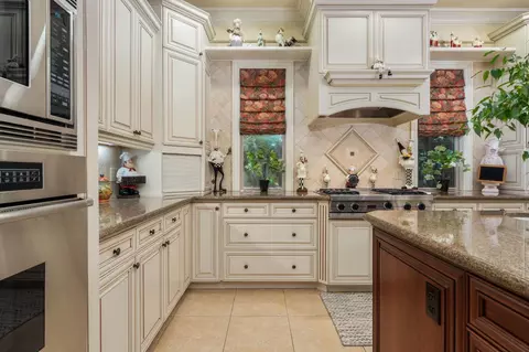 Kitchen - 1823 Decatur Ave, Clovis, CA 93611 photo 4 of 9