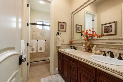 Bath - 1823 Decatur Ave, Clovis, CA 93611 photo 1 of 6