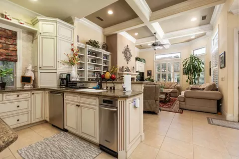 Kitchen - 1823 Decatur Ave, Clovis, CA 93611 photo 8 of 9