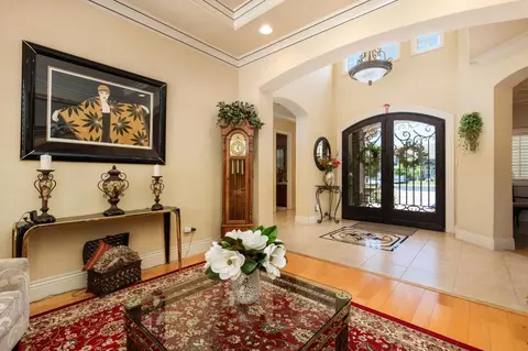 Entry Way - 1823 Decatur Ave, Clovis, CA 93611 photo 5 of 6