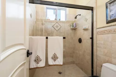Bath - 1823 Decatur Ave, Clovis, CA 93611 photo 2 of 6