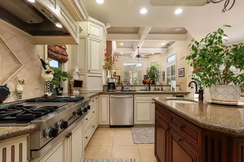 Kitchen - 1823 Decatur Ave, Clovis, CA 93611 photo 5 of 9