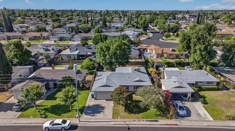 View/Area - 692 W Gettysburg Ave, Clovis, CA 93612 photo 1 of 3