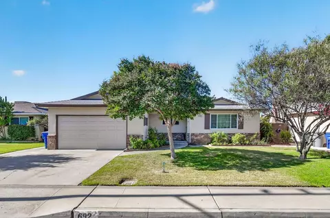 692 W Gettysburg Ave, Clovis, CA 93612