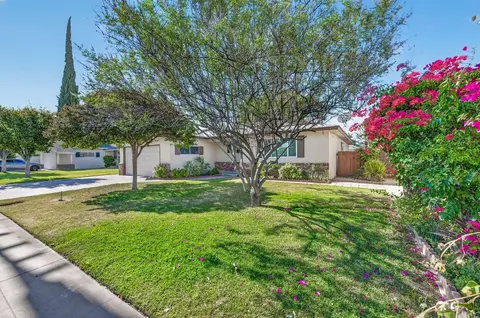 Exterior - 692 W Gettysburg Ave, Clovis, CA 93612 photo 4 of 4
