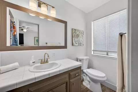 Bath - 692 W Gettysburg Ave, Clovis, CA 93612 photo 1 of 2