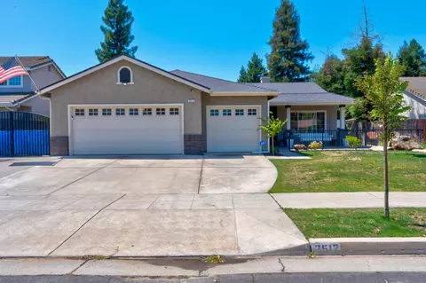 2512 Keats Ave, Clovis, CA 93611