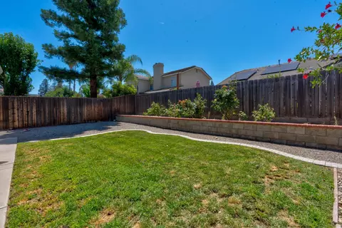 Exterior - 2512 Keats Ave, Clovis, CA 93611 photo 12 of 16