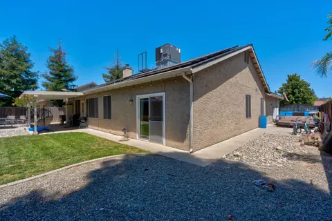 Exterior - 2512 Keats Ave, Clovis, CA 93611 photo 14 of 16