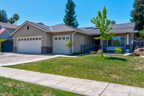 Exterior - 2512 Keats Ave, Clovis, CA 93611 photo 4 of 16