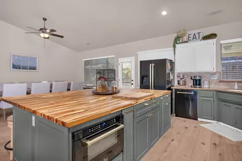 Kitchen - 2512 Keats Ave, Clovis, CA 93611 photo 5 of 5