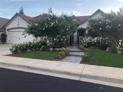 Exterior - 3320 Hanson Ave, Clovis, CA 93611 photo 3 of 21