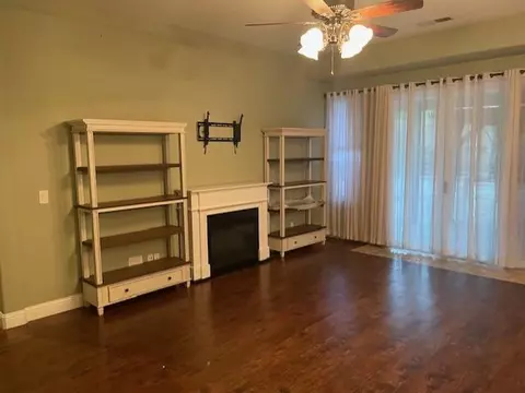 Living - 3320 Hanson Ave, Clovis, CA 93611 photo 1 of 3