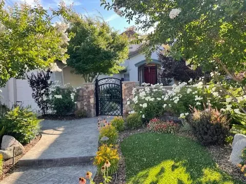 Exterior - 3320 Hanson Ave, Clovis, CA 93611 photo 6 of 21