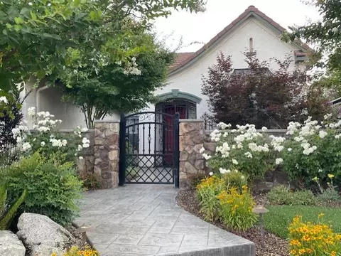 Exterior - 3320 Hanson Ave, Clovis, CA 93611 photo 8 of 21