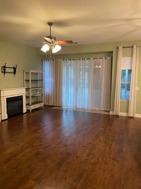 Living - 3320 Hanson Ave, Clovis, CA 93611 photo 3 of 3