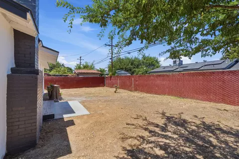 Exterior - 4619 E Dwight Way, Fresno, CA 93702 photo 6 of 8