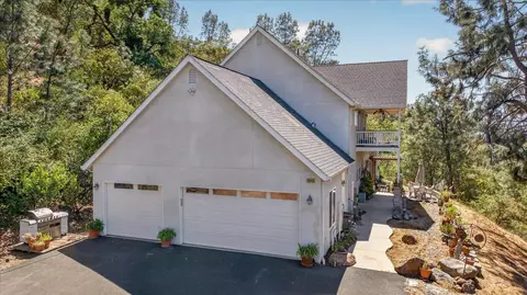 28945 Bonneyview Rd, Tollhouse, CA 93667